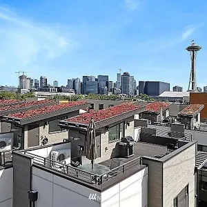 https://rooftop-patio-with-grill-2br-3ba-central-walkable-location.seattlehotelsites.com