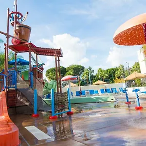 Отель Howard Johnson By Wyndham & Water Playground