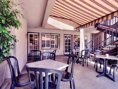 Anaheim Desert Inn & Suites Hotel